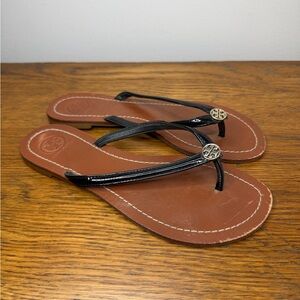 Tory Burch Size 7 • Flip Flop Black Leather Ivory Sandals.
